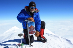 Michael H. on Denali with Fresh Tracks overboots 2014