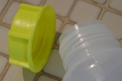 Cold Weather bottle lid and bottle threads.